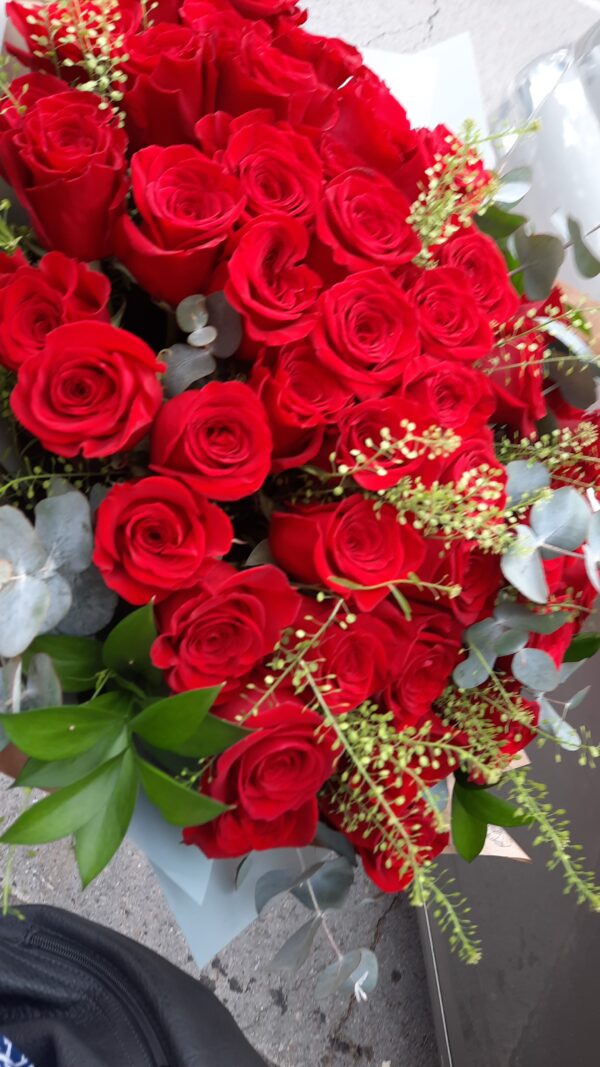 Ramo de rosas rojas XXL - Imagen 2